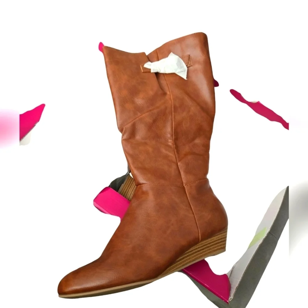 NIB So Shibainu boots size 10